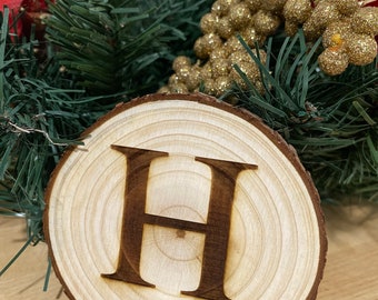 Adorno navideño de madera grabada personalizada - Adorno de madera de mensaje personalizado - Gran compromiso, boda o regalo de Navidad