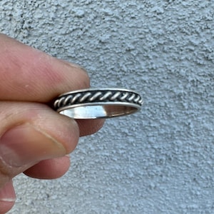 Thread Band Ring Sterling Silver.