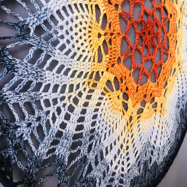 Autumn Morning Mandala Crochet Unique 60 cm Idéal décoration intérieur ou mariage Couleurs personnalisées Fait Main Original Attrape rêve