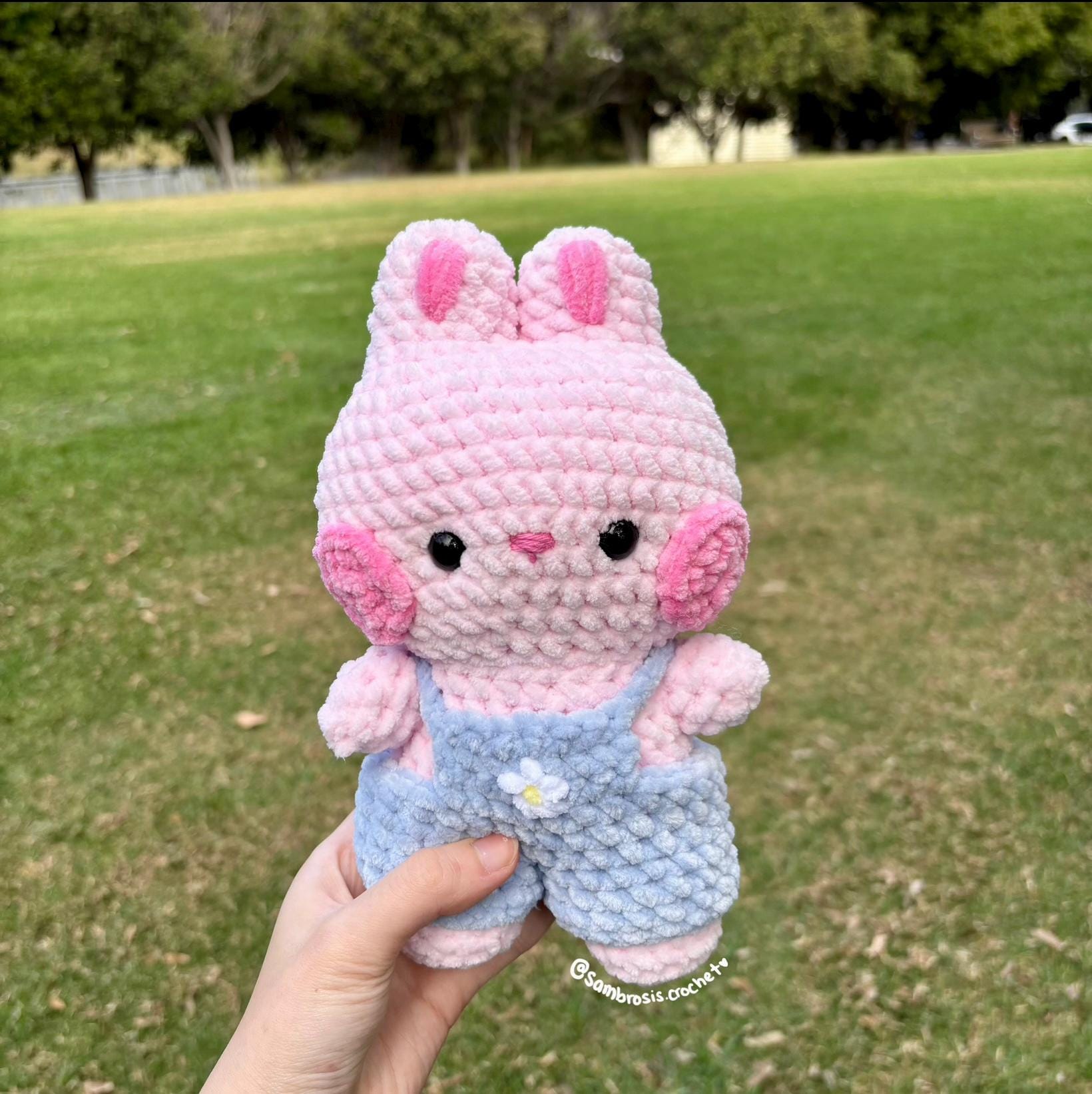 Peluche Lapine Amigurumi Au Crochet – Velours Rose Et Bordeaux – Fait Main France