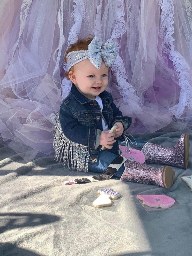 Chaqueta vaquera con flecos y diamantes de imitación para niños pequeños, chaqueta vaquera personalizada, chaqueta brillante, chaqueta personalizada para niños, chaqueta con flecos, chaqueta vaquera, personalizada imagen 4