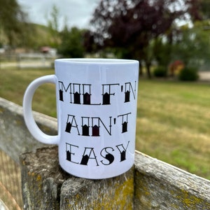Cadeau voor moeder | Cadeau voor haar | Grappige koffiemok | Handgemaakt | Keramische mok van 15 oz | Hot Moms Club Cup | Mamamok | Grappige mokken | Mokken met aanhalingstekens