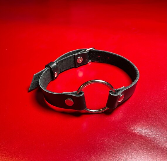 Leather choker top dog collar