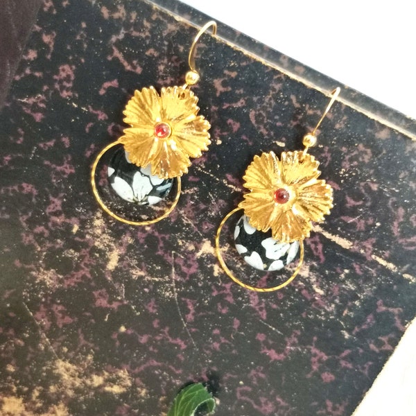 Boucles d'oreilles longues rétro, fleurs du bien courtes