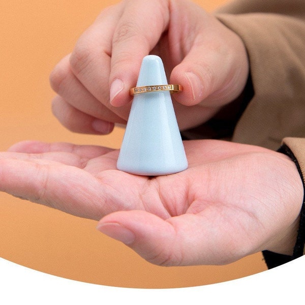 Glazed Ceramic Ring Holder Cone