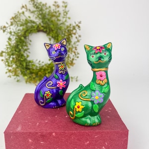 Hand-Painted Ceramic Cat Figurine: Peruvian Folk Art Decor (4")