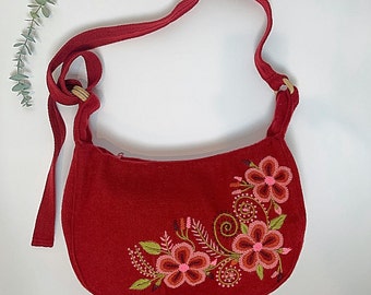 Embroidered Wool Hobo Bag: Peruvian Floral Crossbody with Adjustable Strap