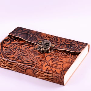Diario de cuero Cuaderno hecho a mano Regalos personalizados para hombres y mujeres Diario de escritura Libro de sombras Diario de flores de jardín Regalos para él y ella