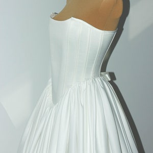 Korsett Brautkleid - Super Full Rock mit 9 Meter Satin, Weiß, Elfenbein, Elegant, Benutzerdefinierte Brautkleid, Handgemachtes Romantisches Hochzeitskleid