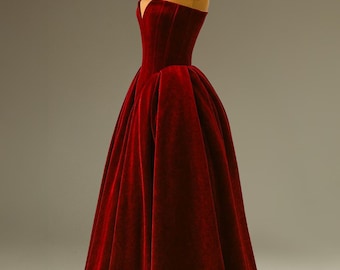Deep Red Velvet Ballgown, Alternative Winter Wedding Dress, Heart Neckline, Masquerade Gown, Princess Bridal Look, Formal Outfit