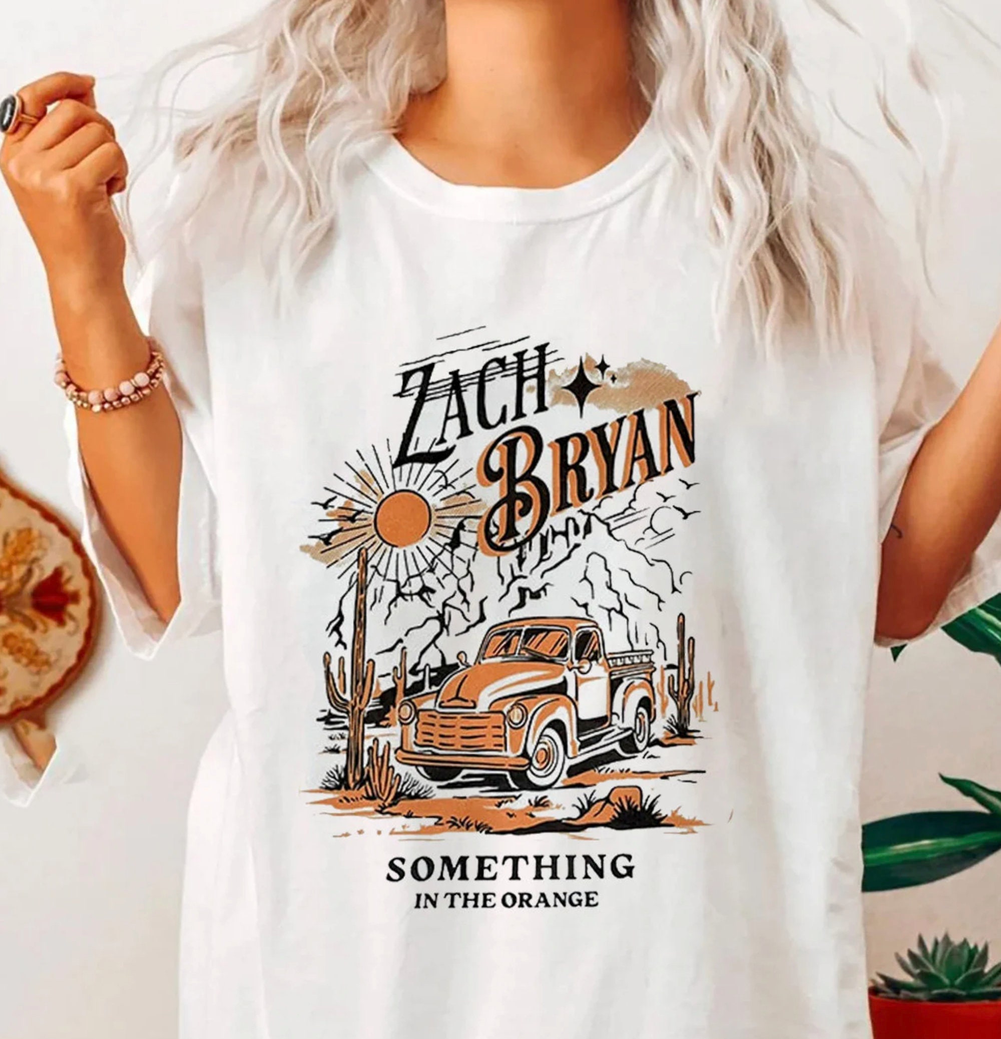 Discover Zach Bryan Something In The Orange Amerikanische Country Musik T-Shirt