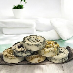 Chamomile Goat's Milk Loofah Soap: Soothing Herbal Skincare Bar afbeelding 8