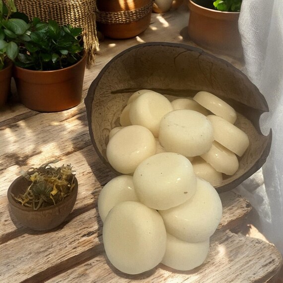 Marigold Herb Soy Wax Melts, Aromatherapy Wax Tarts, Dried Marigold Flowers, Uplifting Fragrance, Herbal Wax Cubes, Natural Soy Wax for Home