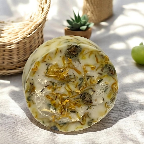 Calendula Goat's Milk Loofah Soap: Handmade Exfoliating Bath Bar