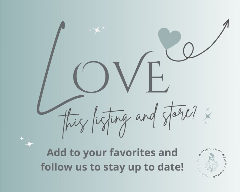 Pu&ograve; includere: Uno sfondo azzurro chiaro con la parola "LOVE" scritta in corsivo. La parola "LOVE" &egrave; seguita dal testo "this listing and store?" in un carattere pi&ugrave; piccolo. Sotto il testo c'&egrave; una call to action per aggiungere l'elenco ai tuoi preferiti e seguire il negozio per rimanere aggiornato. Il testo &egrave; di colore grigio. Un piccolo cuore e una stella si trovano nell'angolo in alto a destra dell'immagine.