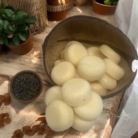 Lavender Bud Soy Wax Melts, Aromatherapy Botanicals, Herbal Wax Tarts, Natural Lavender Wax Melts, Relaxing Wax Cubes, Eco-Friendly Melts