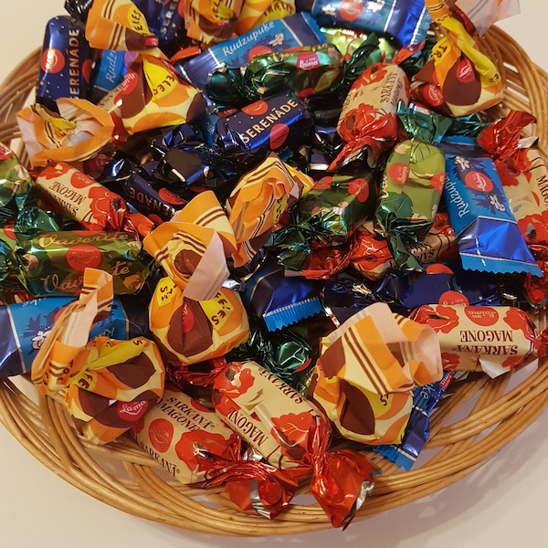 Vollmilchschokolade, beste Süßigkeiten, lettische Süßigkeiten, exotischer Snack, einzigartiges Geschenk, große Schachtel Süßigkeiten