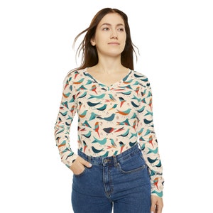 Women&#39;s Bird Pattern 1 Long Sleeve V-neck Shirt