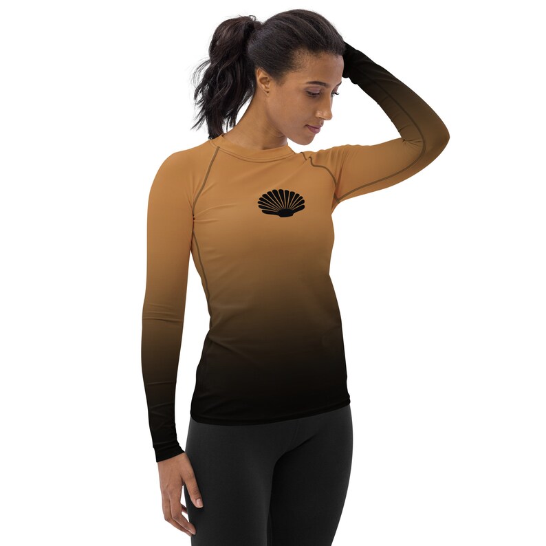 Sundial Fade / Scallop Shell Women's Rash Guard - Etsy