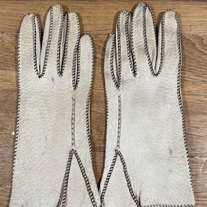 Vintage Leather Driving Gloves Beige with Brown Stitching Small Leather Driving
