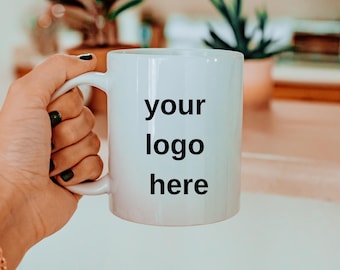 Caneca de cerâmica personalizada com logotipo, brinde corporativo, impressão em ambos os lados.