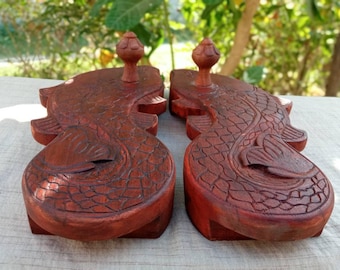 Beautiful wooden paduka for yogis abd devotees handmade good quality. Premium quality slippers. Size 27 cm us size 10