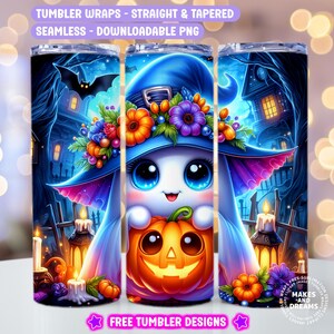 Puede incluir: Envolturas de vasos con tem&aacute;tica de Halloween con un lindo personaje fantasma con un sombrero de bruja y sosteniendo una calabaza. El dise&ntilde;o presenta una escena nocturna espeluznante con un murci&eacute;lago, velas y el texto "TUMBLER WRAPS - STRAIGHT & TAPERED SEAMLESS - DOWNLOADABLE PNG" y "FREE TUMBLER DESIGNS".