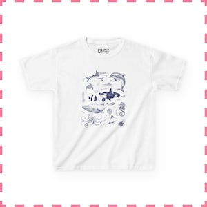 Camiseta de bebé con animales marinos, camiseta con estampado oceánico, camiseta con vida marina, camiseta estética Y2K, camiseta con estampado de ballena y delfín, camiseta de regalo para acuario imagen 2