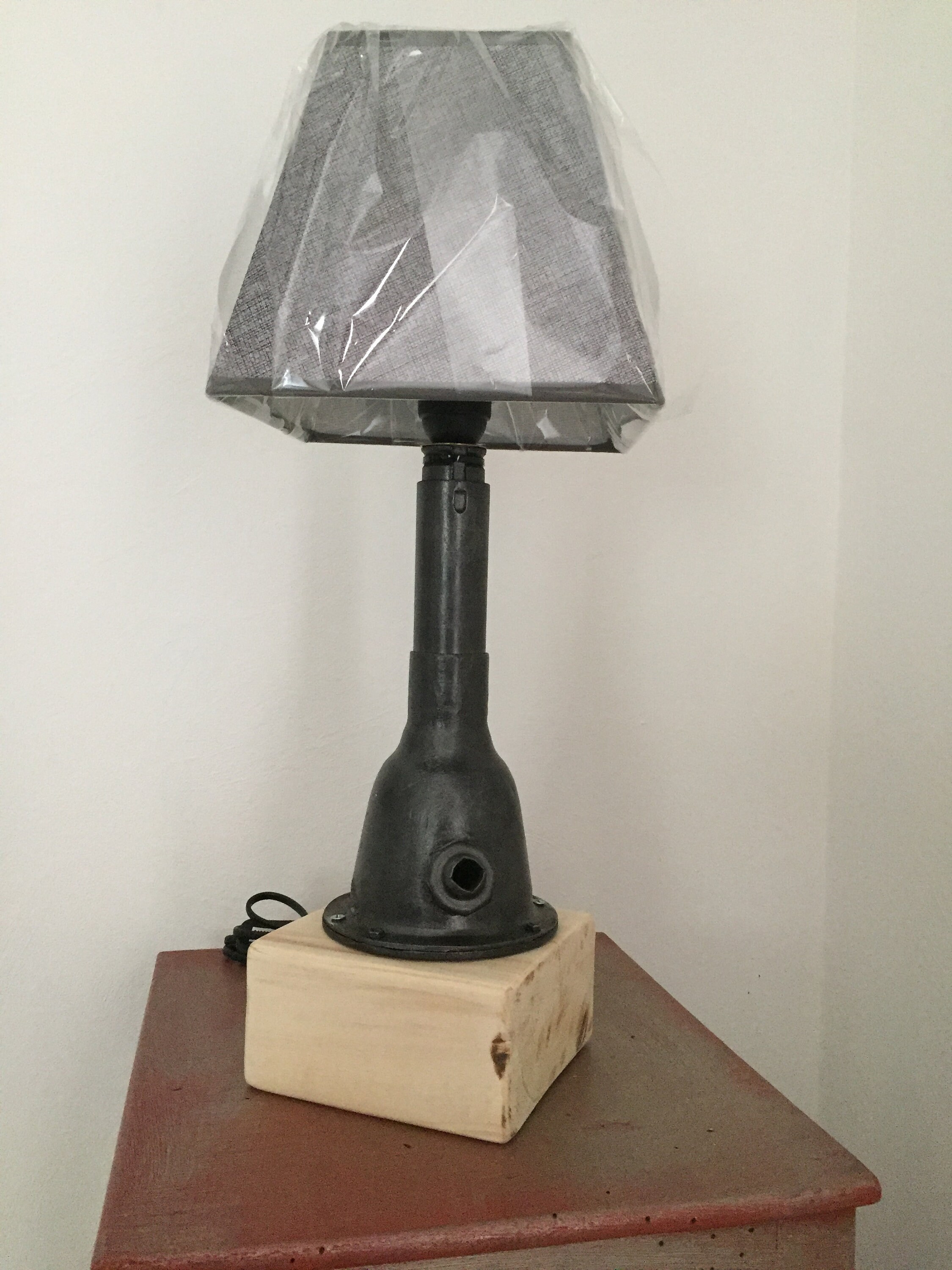 Ancien Cric Poids Lourd Transformé en Lampe