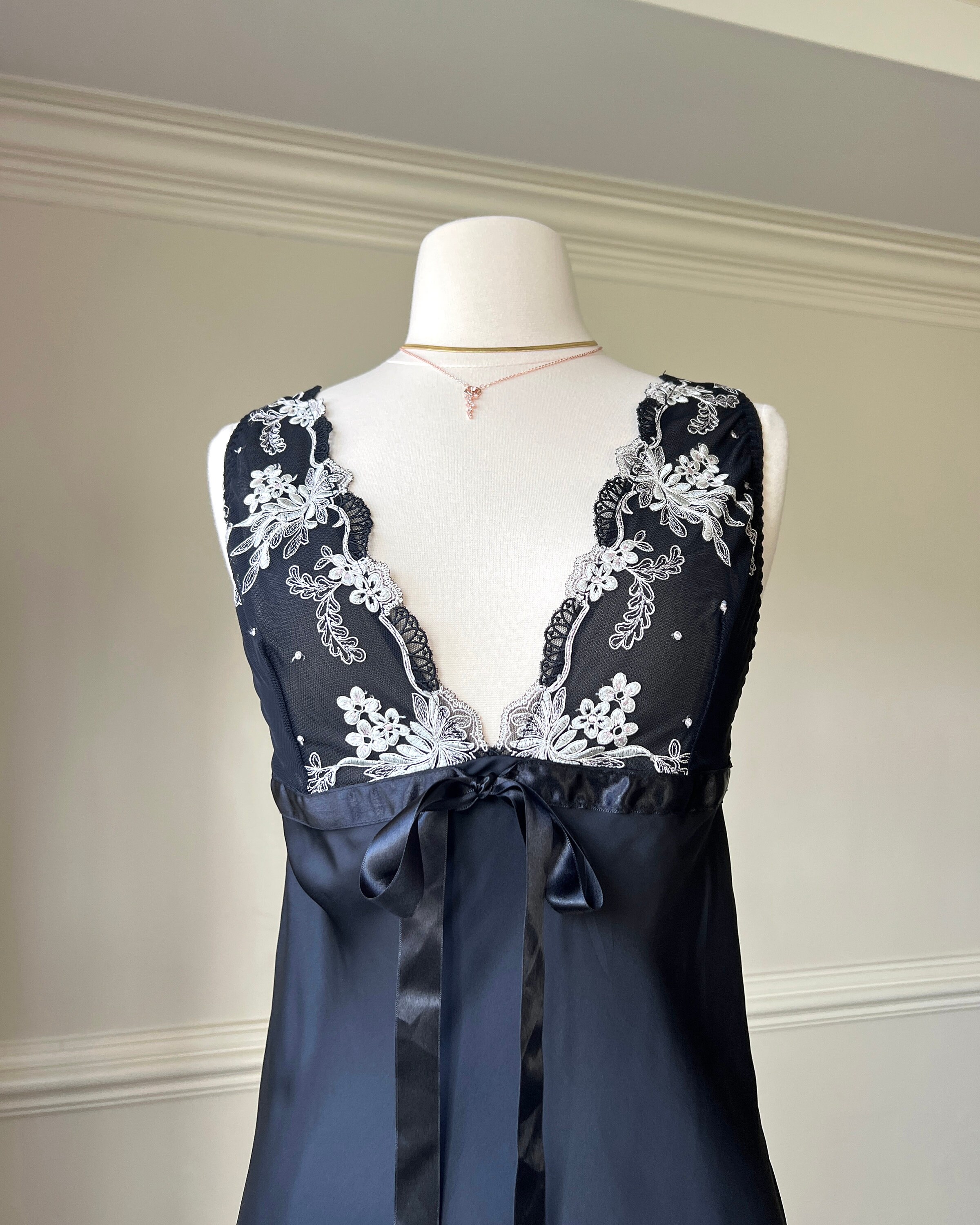 vera wang satin shoes