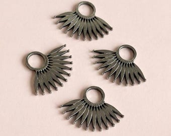 5 Edelstahl Sunburst Charms mit silberfarbenem Finish.
