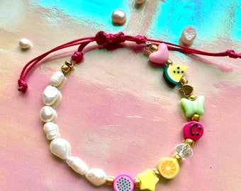 Pulsera deslizante de cordón ajustable con cuentas y perlas de agua dulce de muy buen gusto