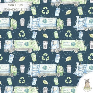 Puede incluir: Fondo azul marino con un patrón repetido de camiones de basura verdes y azules, símbolos de reciclaje, hojas verdes y cubos de basura grises. Los camiones tienen el texto "Saving The Planet" y "Reduce Reuse Recycle".