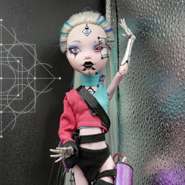 OOAK Monster High Doll / Draculaura personalizzata / Ragazza cyberpunk