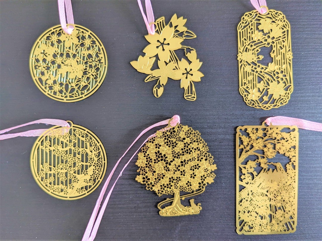 【中古品】ADA BOOKMARKER LACE PLANT Japanese Cherry Blossom Metallic Golden Bookmark, Sakura