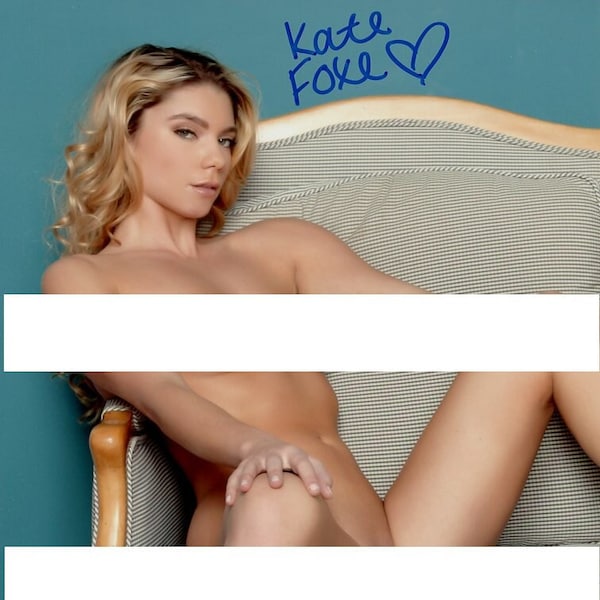 Kate Foxe GORGEOUS MODEL - Private Signing - In Person Signed Photo