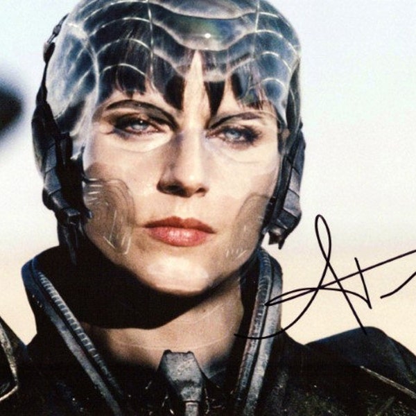 Antje Traue MAN OF STEEL In Person Signed Photo