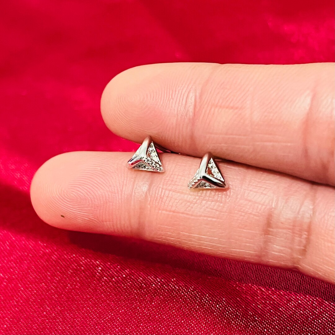 BUNNEY バーニー 15mm Pyramid Stud Charm S925