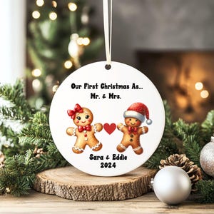 Kersthuwelijksornament Just Married Kerstdecoratie Gepersonaliseerd Dhr. en Mevr.-cadeau Keramisch ornament Feestgehuwde Boomdecoratie cadeau