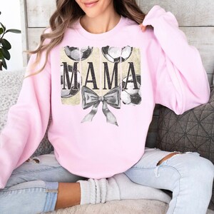 Sudadera de mamá futbolera, regalo para el día de la madre, regalo para mamá futbolera, sudadera unisex, suéter de cuello redondo, camiseta para fanático del fútbol, jersey deportivo para mamá, regalo para mamá