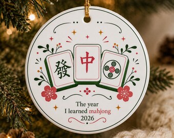 Adorno navideño de Mahjong: recuerdo del juego de fichas de cerámica para los jugadores.