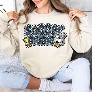 Sudadera de mamá futbolera, regalo para el día de la madre, regalo para mamá futbolera, sudadera unisex, suéter de cuello redondo, camiseta para fanático del fútbol, suéter deportivo para mamá, regalo