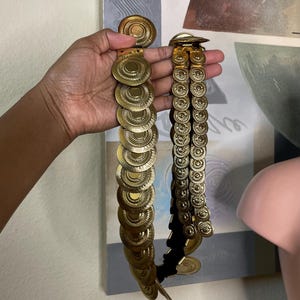 Vintage Y2K Gold Coin Statement Belt Stretchy Metallic Festival 25 Inches Small Vintage 80s Gold Disc Stretch Belt Made in USA Metallic Coin  main image 4