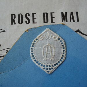 Antique French Tiny Fancy "AO" Lace Floral Monogram Shield Coton Embroidery Initial Script Letter Millinery Applique Sheet Handkerchief Trim