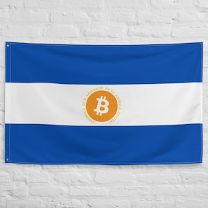Peut inclure: Un drapeau bleu et blanc avec le texte "REPUBLICA DE EL SALVADOR EN LA AMERICA CENTRAL" en cercle autour d'un symbole Bitcoin.