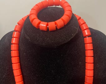Korallenrote nigerianische Perlen-Halskette / nigerianische traditionelle Perlen-Halskette / nigerianische traditionelle Perlen-Halskette / Igbo-Männer-Halskette / Kamerun-Halskette