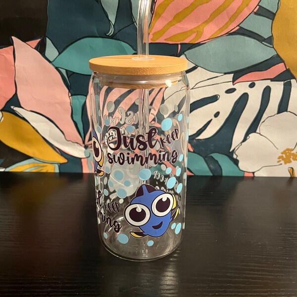 Just keep swimming beer can glass with glass straw and bamboo lid, finding nemo, 20oz glass cup, cold drink glass jar, iced coffee glass