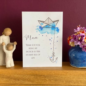 Biglietto di auguri per la mamma per il compleanno o la festa della mamma, disegno di una barca ad acquerello fatta a mano