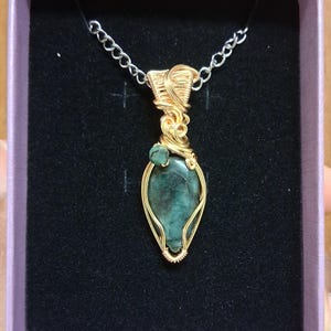 Emerald necklace, dainty necklace
