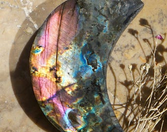 Labradorite croissant de lune « Coucher de soleil arc-en-ciel », pierre précieuse non montée, pièce unique.